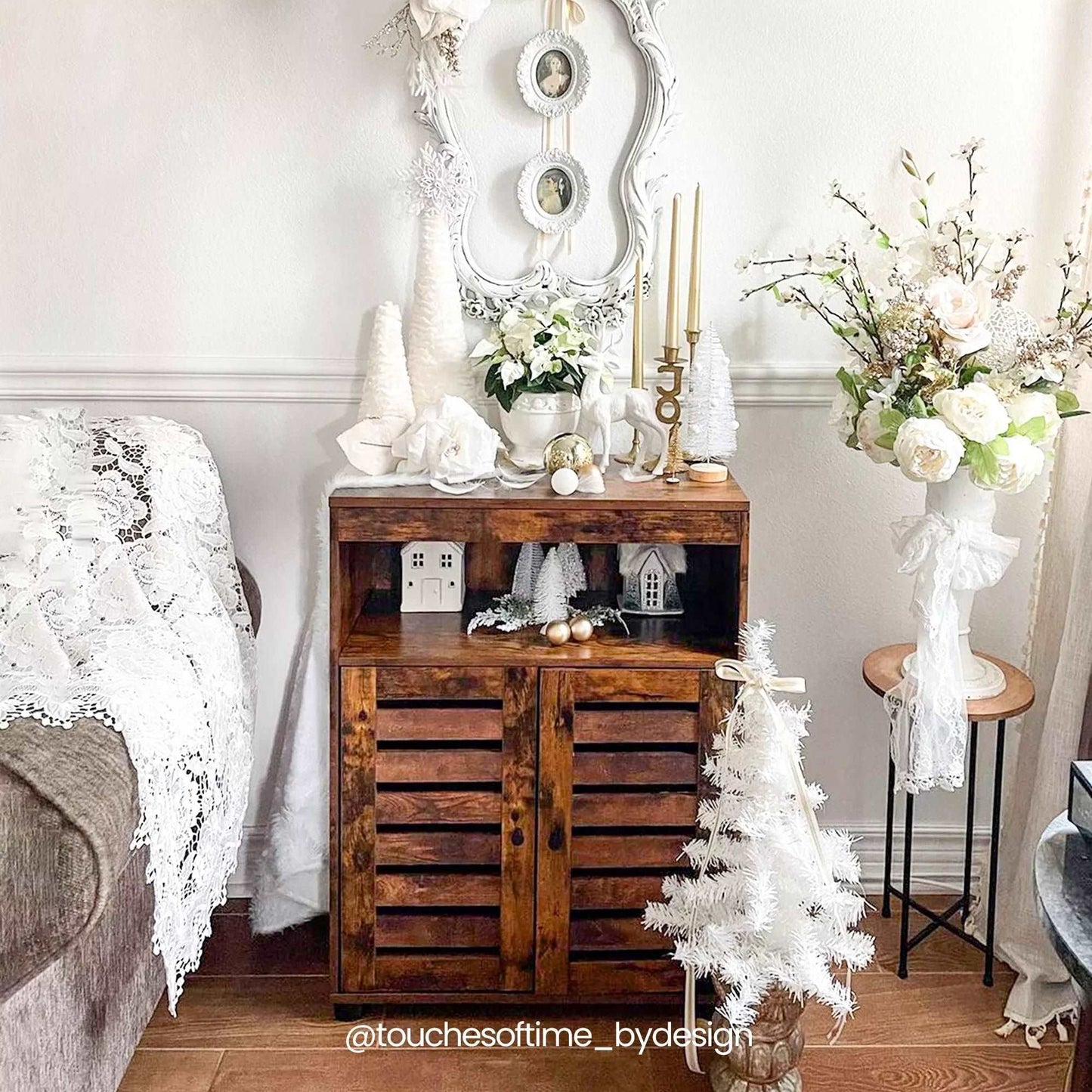 In And OutdoorMatch Badkamerkast Wilbert - 60x30x80cm - Opbergkast - Lattendeuren - Open Compartiment - Verstelbare Planken - Vintage Bruin Badkamerkast